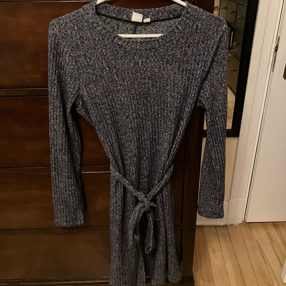 GAP Gray and White Knit Dress